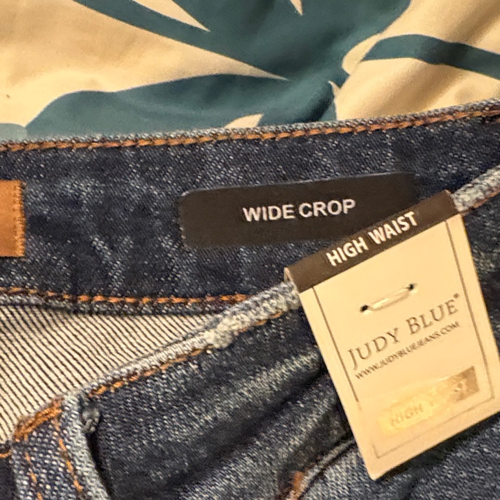Women's Blue Jeans - Picture 9 of 9